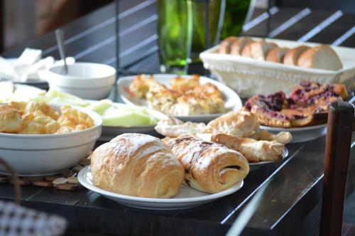 Eten en drinken, Mystic River Design Hostel in Bajina Basta