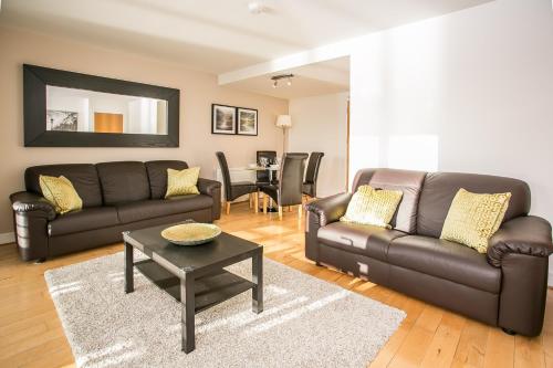 Grand Canal Square Apartments - image 7