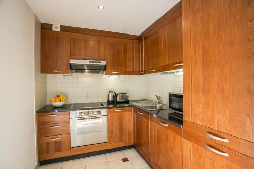Grand Canal Square Apartments - image 8