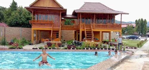 HOMESTAY ITA PAGAR BATU