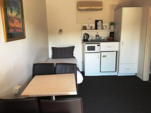 Nicholas Royal Motel - No Pets Allowed in เฮย์