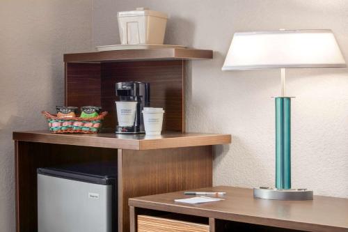 Super 8 by Wyndham Hanover - Hotel