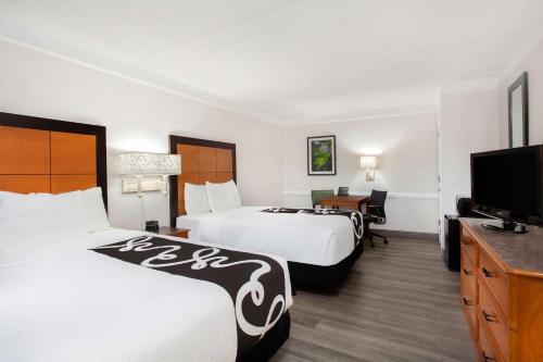 2 double beds