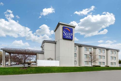 Sleep Inn near Great Lakes Naval Base in Lake Bluff, USA