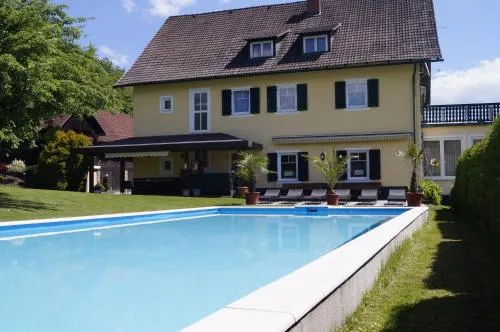 Pension DOBERNIG - CONTACTLESS CHECK IN/STAY in Klagenfurt am Wörthersee, Österreich