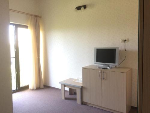 Standard Double Room image 4