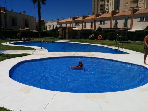 ESTUDIO CON PISCINA Y GARAJE A 100 Mtr DE LA PLAYA