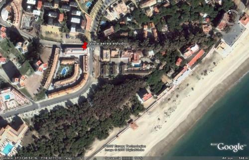 ESTUDIO CON PISCINA Y GARAJE A 100 Mtr DE LA PLAYA