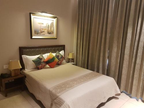 Deluxe Double Room room in Hotel Kasauli Regency