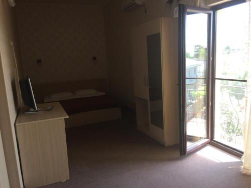 Quadruple Room with Bathroom image 3
