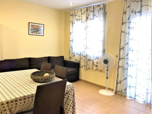 Lloret Beach Apartments - image 2