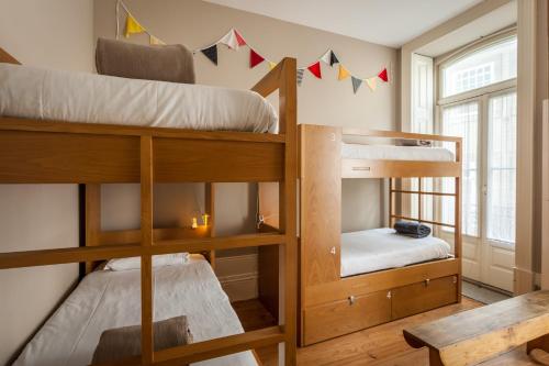 Cama en habitación compartida mixta con 6 camas y baño privado - No reembolsable