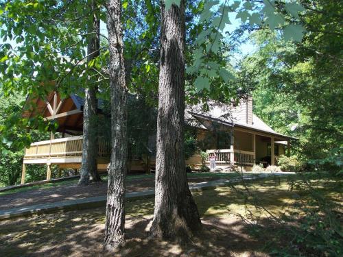 Smokies Edge Chalet - image 3