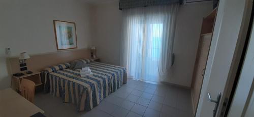 2 twin beds