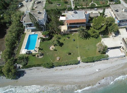 Antorina Beachfront Villas