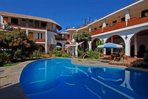 Exterior view of Hotel Alegria Nasca
