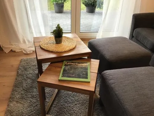 Apartment 1 mit Terrasse und PKW-Stellplatz in Leverkusen, Deutschland