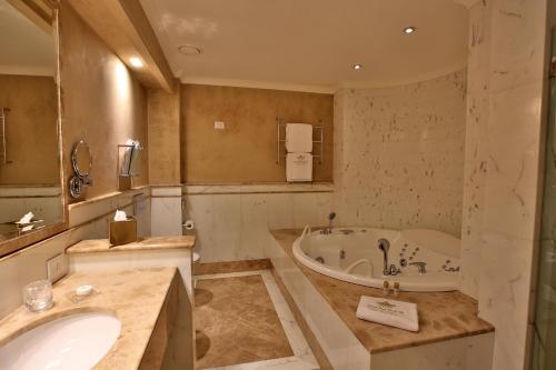 Junior Suite image 7