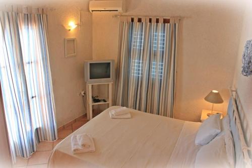  SYROS//Erina House...comfy with sea view!! in Vari