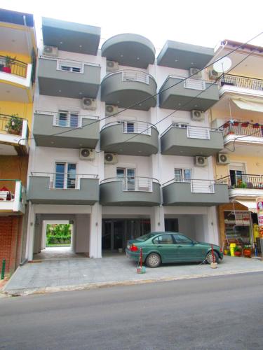 Artistic Rent Rooms & Apartments 4