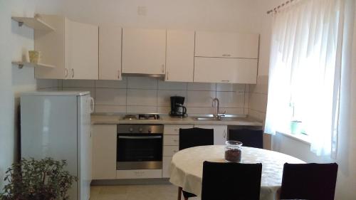 Apartments by the sea Starigrad Paklenica - 17340 - image 7
