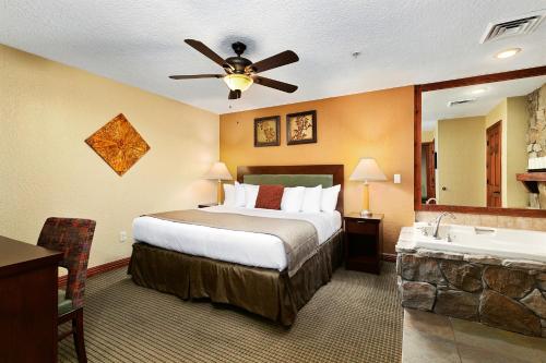 Deluxe One-Bedroom Suite