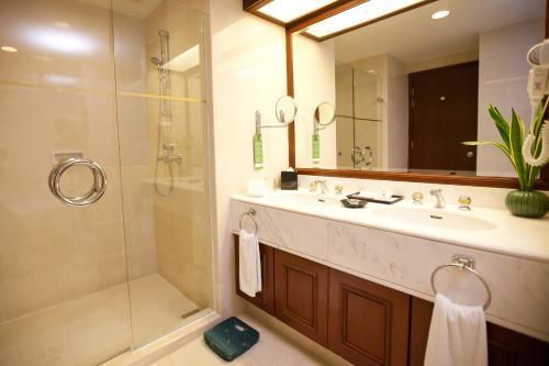 Bathroom, Evergreen Laurel Hotel in Penang