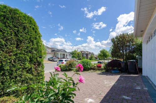 3 Private, spacious, bright rooms in a Gorgeous house in New Westminster, Canada
