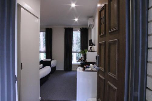 Létesítmények, Prom Country Lodge in Foster