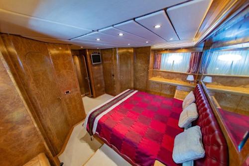 %name Semioni Sey Cruise ภูเก็ต