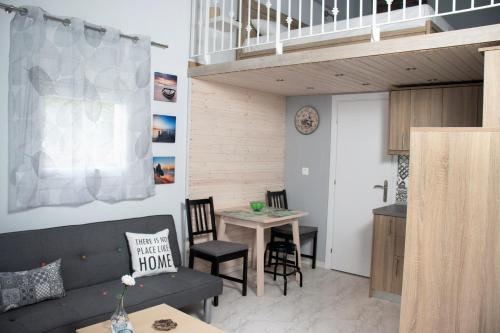  Filippou Luxury Apartments, Pension in Flogita bei Mikrós Vávdhos