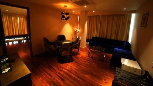 Guestroom, Hotel Le Lotus Grand in Varanasi