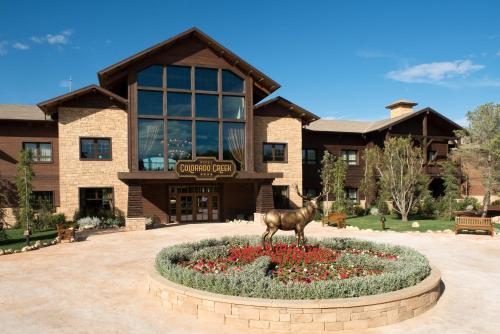 PortAventura Hotel Colorado Creek - Includes PortAventura Park Tickets, Salou bei La Selva del Camp