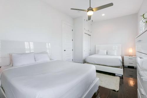 Modern Spacious Townhouse with Luxury Amenities - image 3