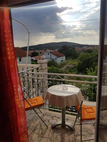  Apartments Ivanka in Sućuraj