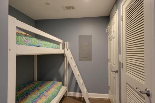 Splash Resort 907W - image 4