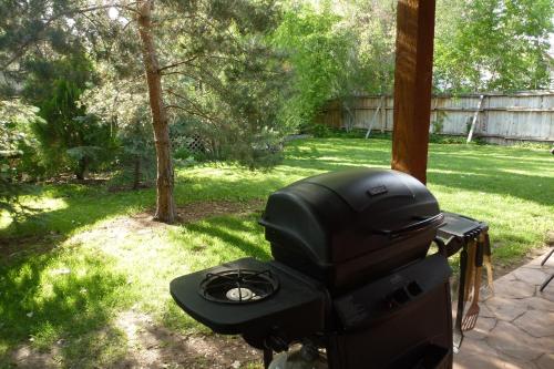Creekside Cowa-Bungalow! - main image