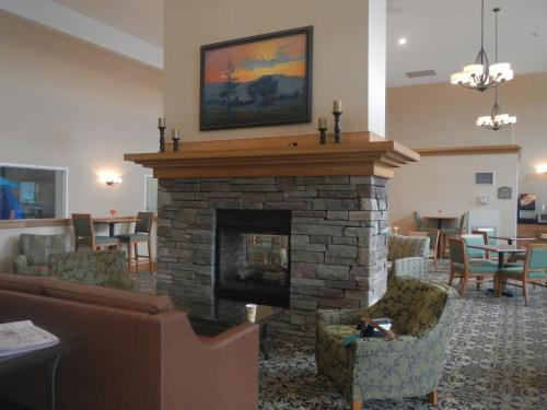 White River Inn & Suites