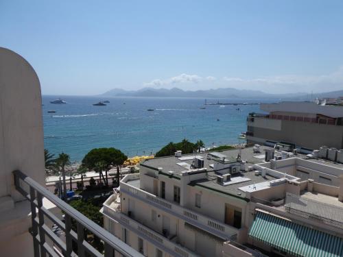 PALAIS MIRAMAR 65 BD DE LA CROISETTE CANNES