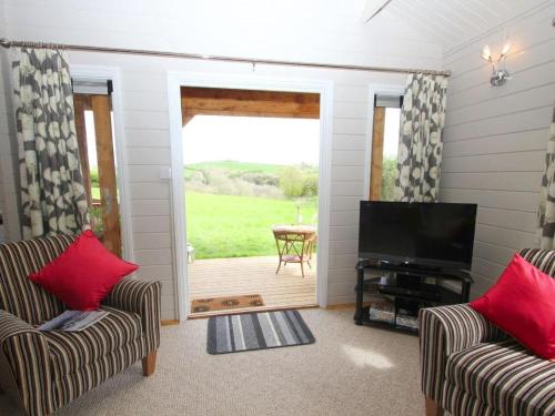 Daisy Lodge - image 11