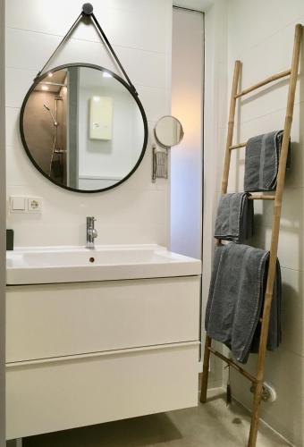 Living at Saarpartments -Adults only- 2 Bedroom, Netflix - Business & Holiday Apartments for Long- a 1.7km von Rastpfuhl entfernt