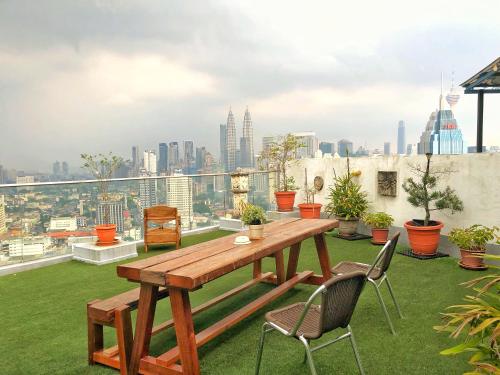 Penthouse on 34 - The Highest Unit and Best Views in Regalia & Private Rooftop Terrace