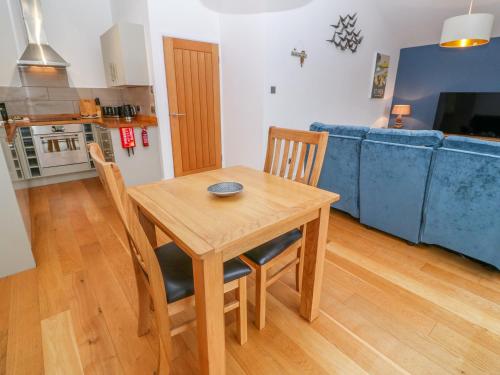 1 Lake View, Looe (photo 8)