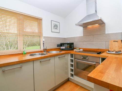 1 Lake View, Looe (photo 11)