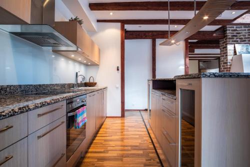 Dream Stay - Five Bedroom Penthouse in Old Town, Tallinn (photo 9)