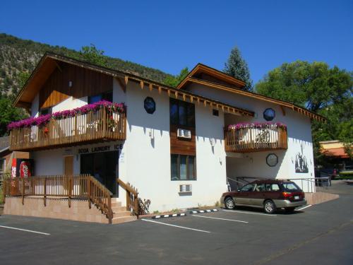 入口, 星光汽車旅館 (Starlight Lodge) in 格倫伍德斯普林斯