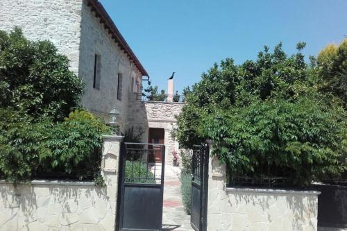 South Crete Traditional House , Moires
