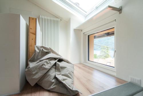  Laglio Apartment Above George in Laglio