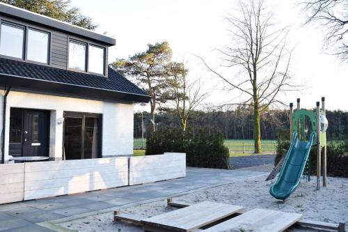 Groeps Villa 24 pers. - image 4