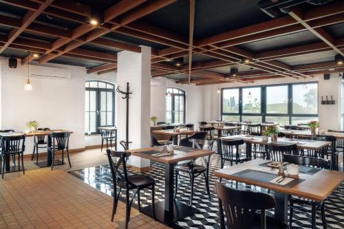 Restaurante, Hotel Almond Business & SPA in Velho Subúrbio